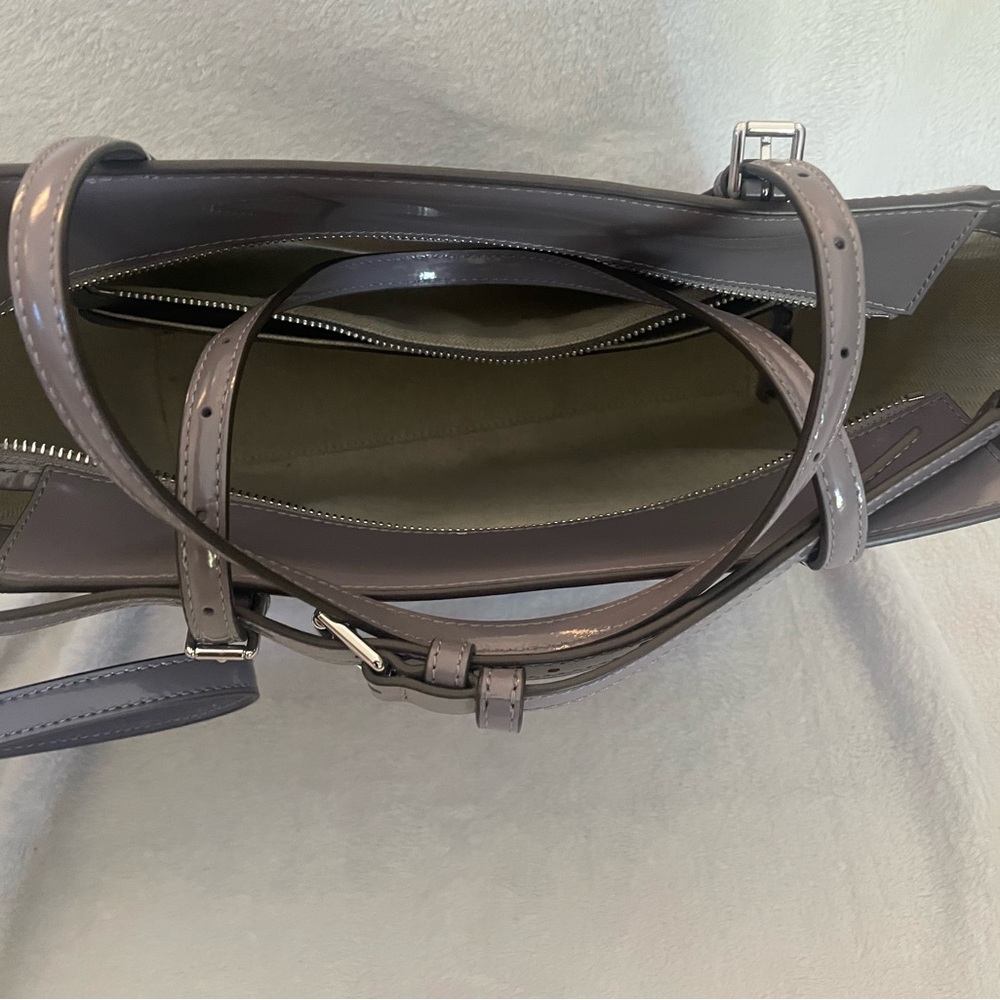 Tory Burch Patent Leather Gray Emerson Tote Bag EUC! - Picture 6 of 8